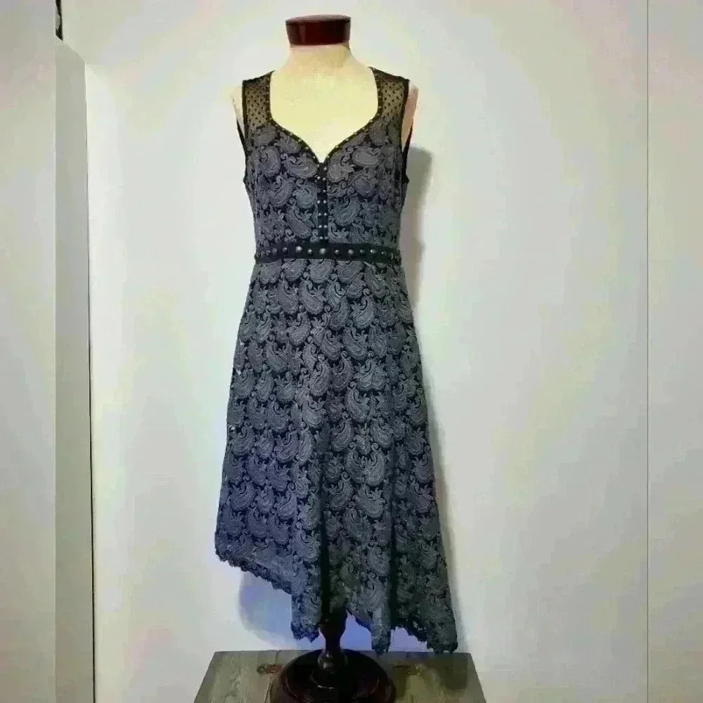 Nanette Lepore textured paisley sleeveless  dress. Asymmetrical hem. Size 8